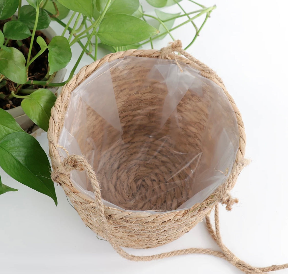 Wicker hanging basket