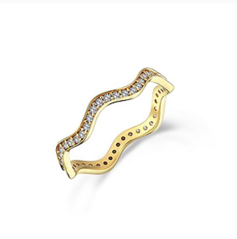 Itollie Ring In Solid 9ct Gold