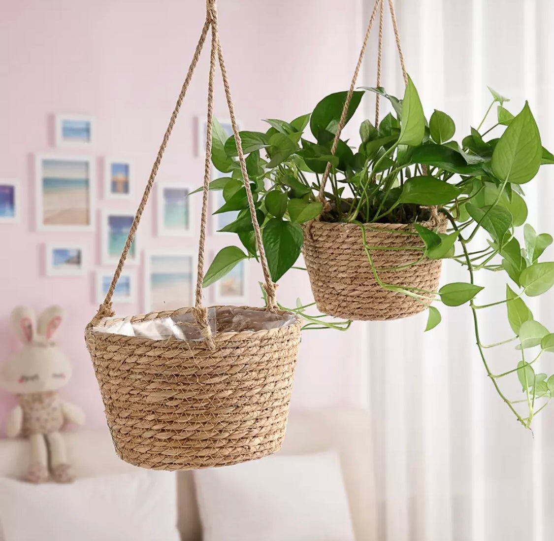 Wicker hanging basket