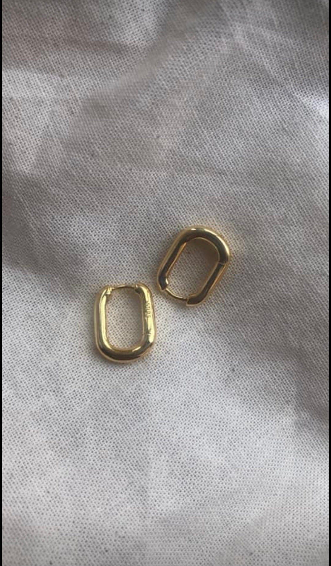 18k gold rectangle stassy earrings